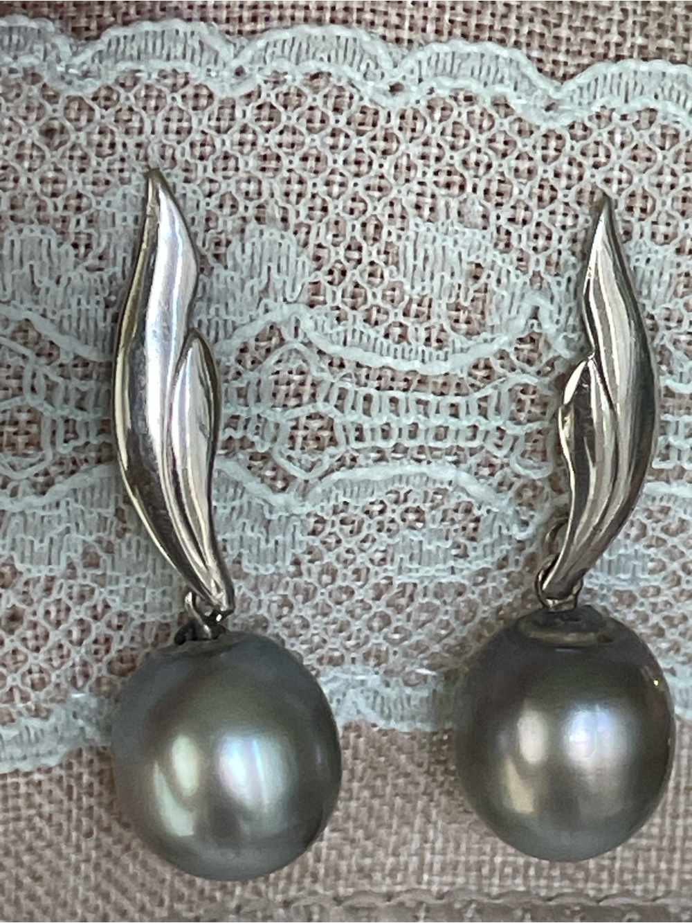 14K Tahitian Pearl Earrings